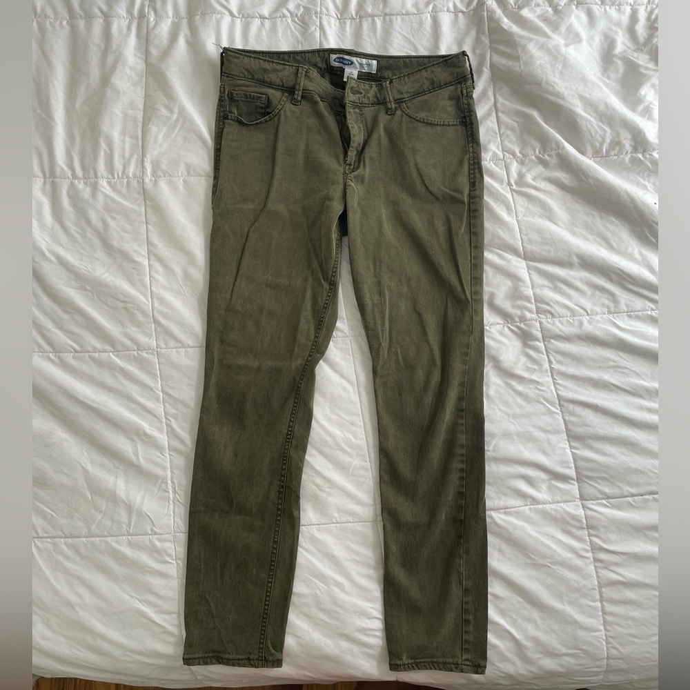 Green Old Navy skinny jeans